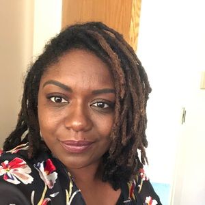 Meet your Posher, Denisha